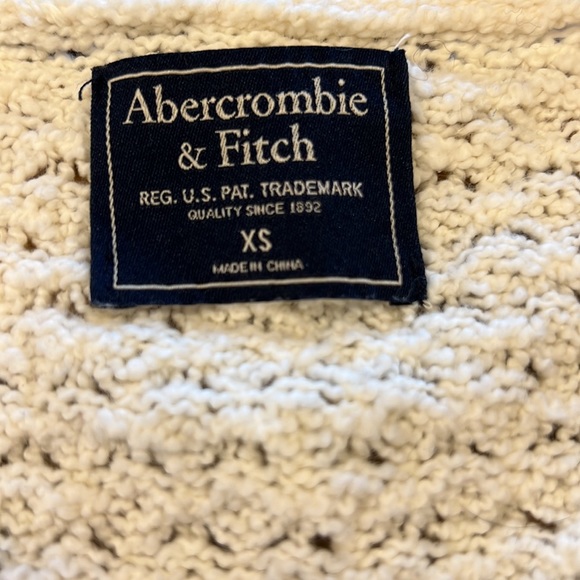 Abercrombie & Fitch 90 percent cotton 10 percent nylon xs. No stains or damage - Picture 2 of 4